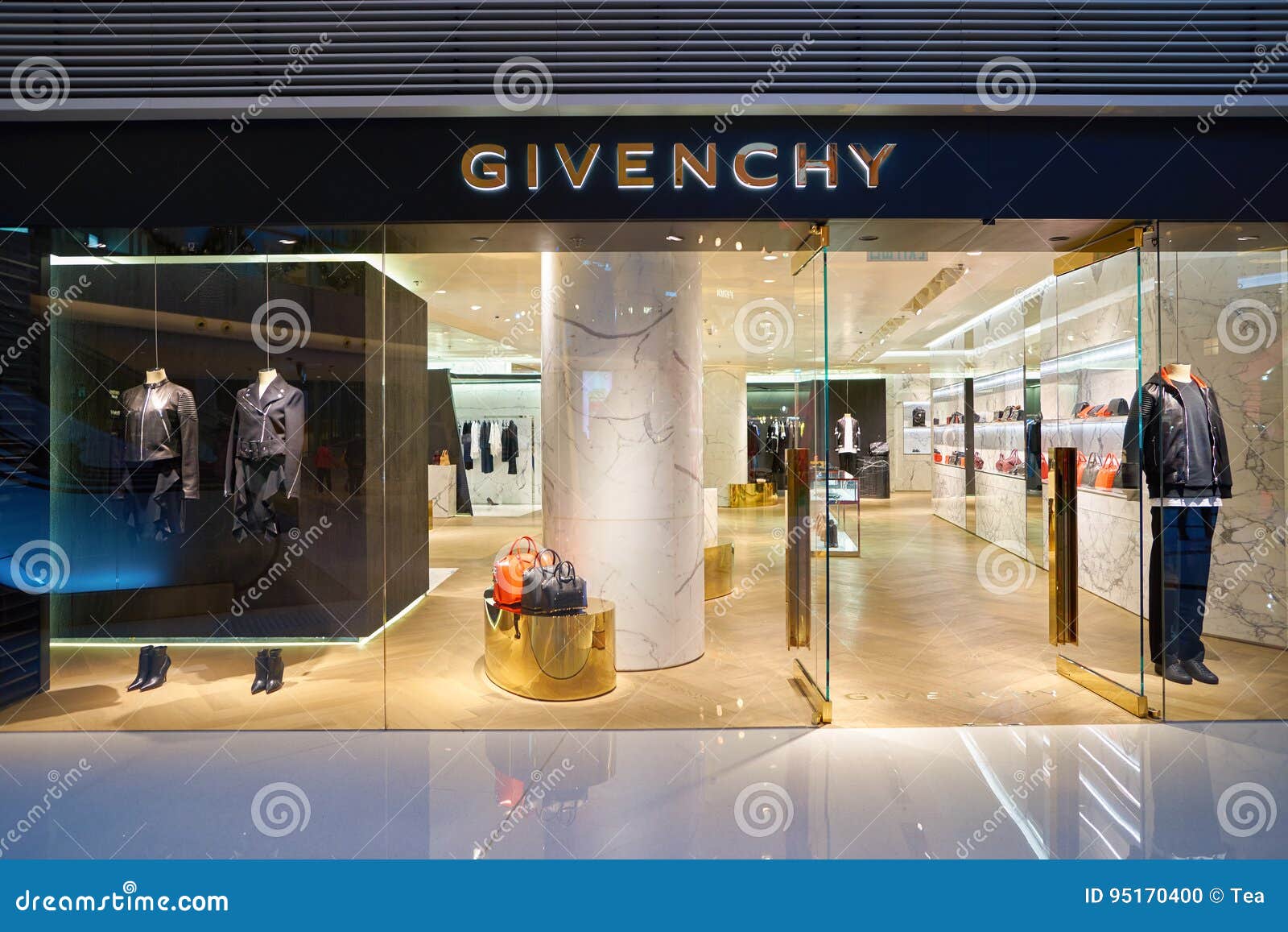 Tienda de Givenchy imagen editorial. Imagen de compras - 95170400