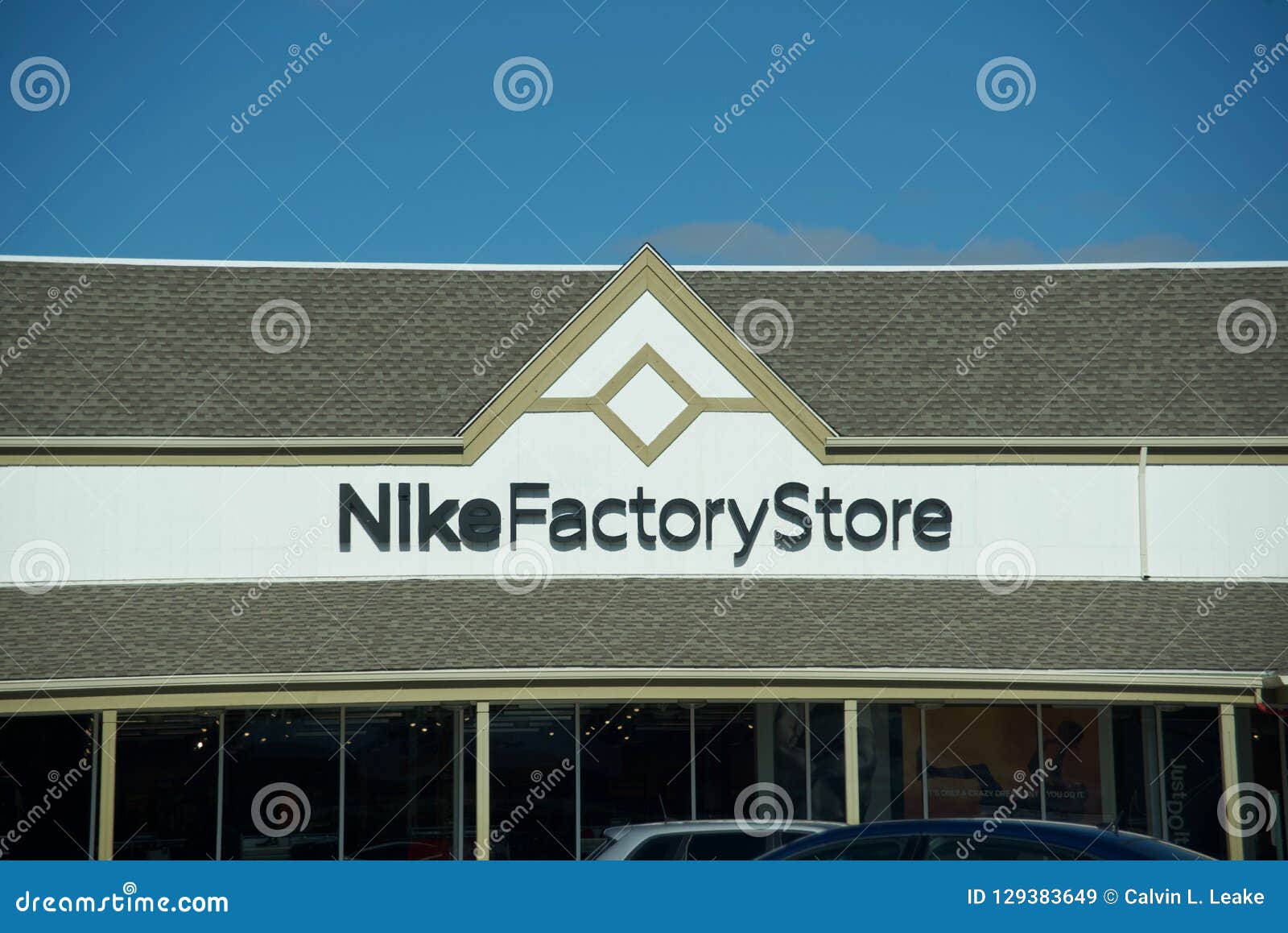 Tienda De Fábrica De Nike de archivo editorial - Imagen de equipo: 129383649