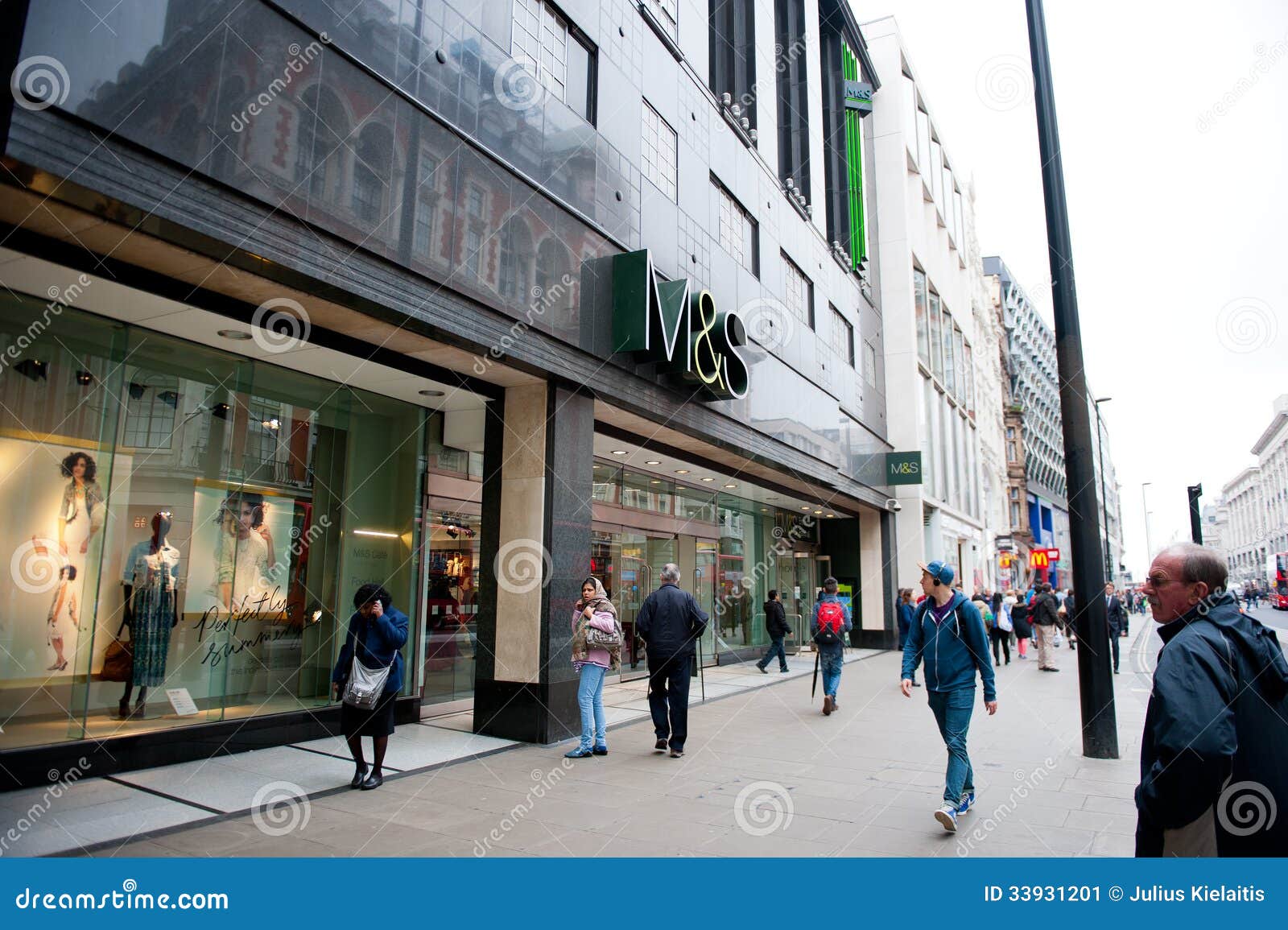 Tienda De M&S En Londres, Reino Unido Foto editorial Imagen de finanzas, servicio: 33931201