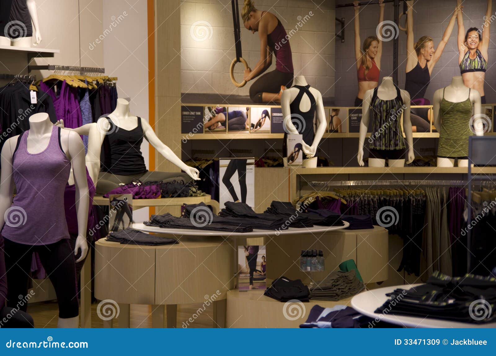 Tienda De Ropa Del Gimnasio Del Baile De La Yoga Imagen de archivo  editorial - Imagen de cortocircuito, yoga: 33471309