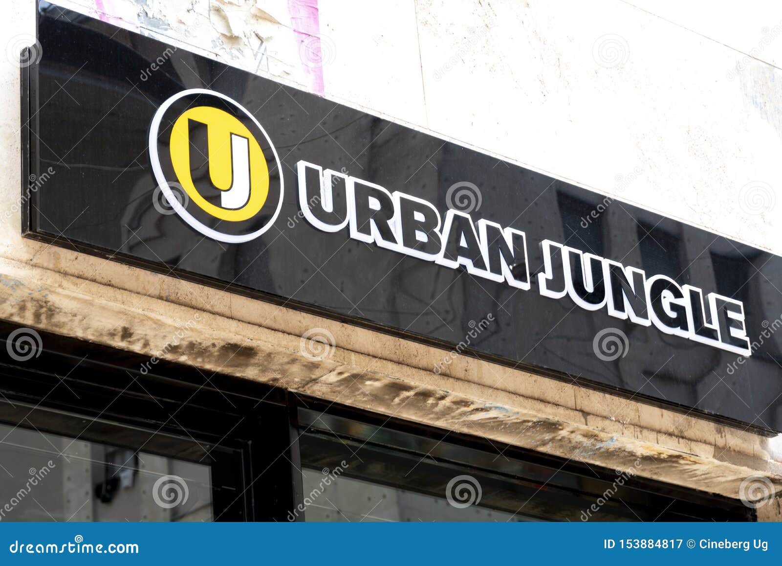 Tienda De Ropa Urbana La Fotografía - Imagen de manera, ropa: 153884817