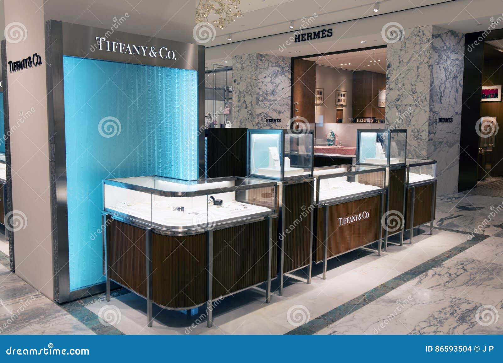 nearest tiffany & co store