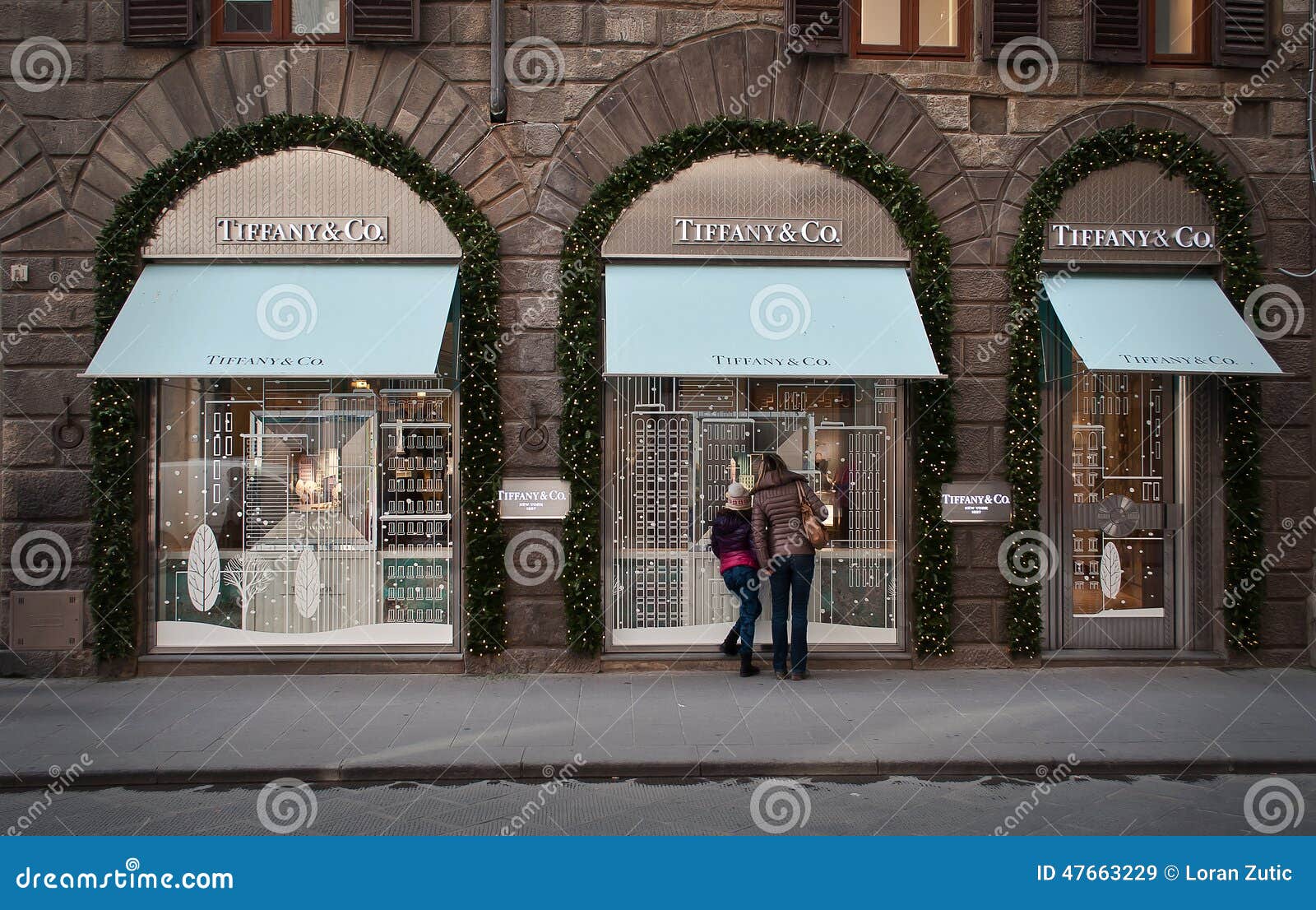 tiffany and co storefront