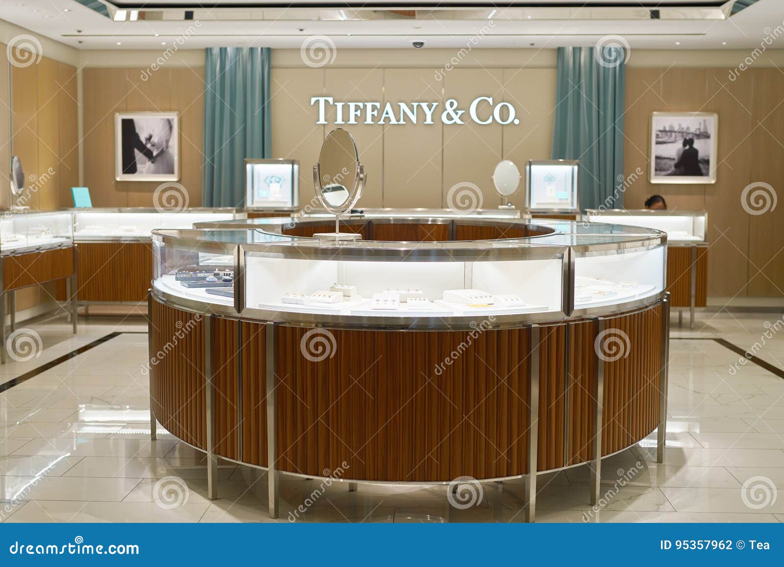 changi airport tiffany and co