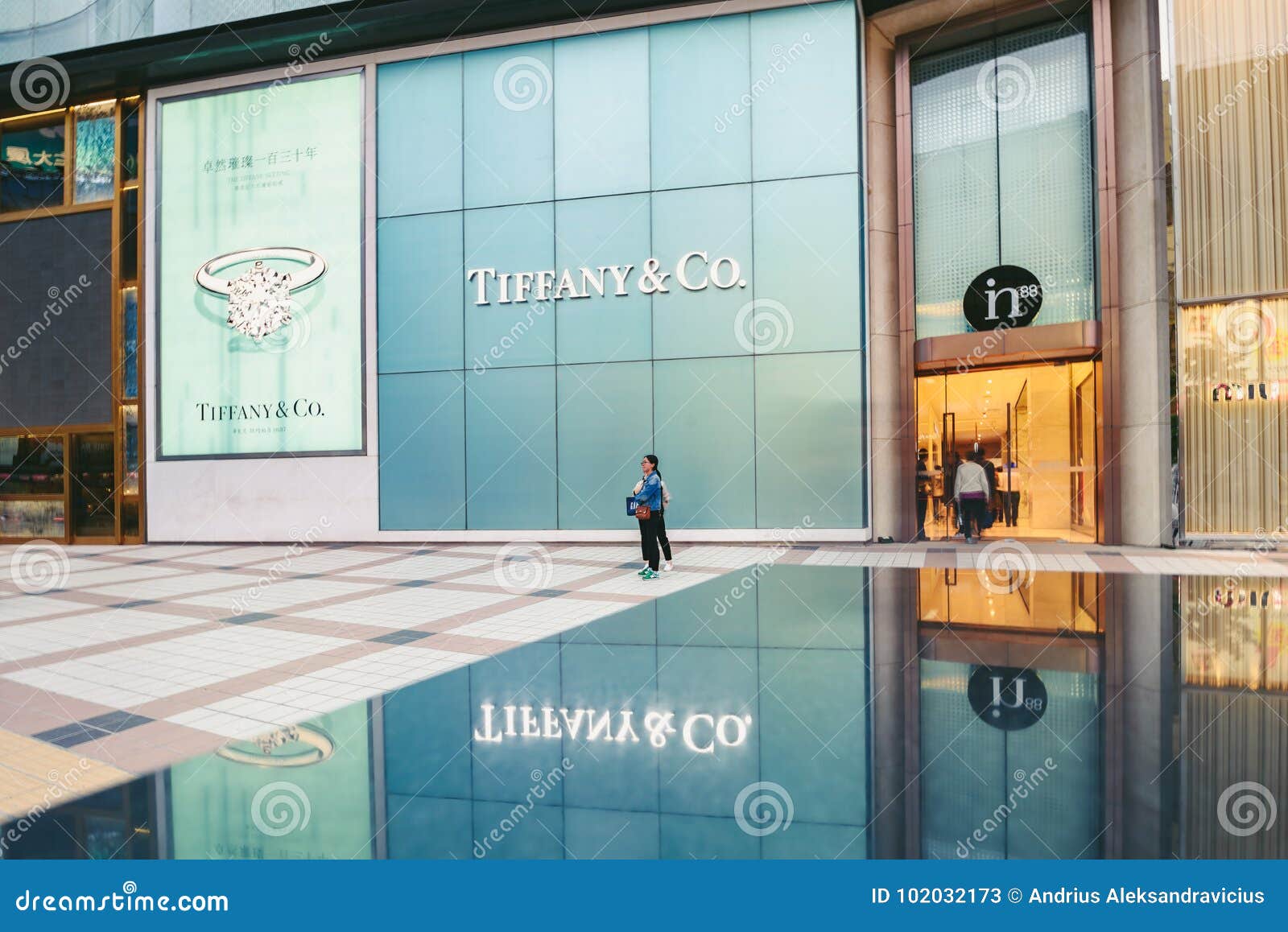 tiffany china store