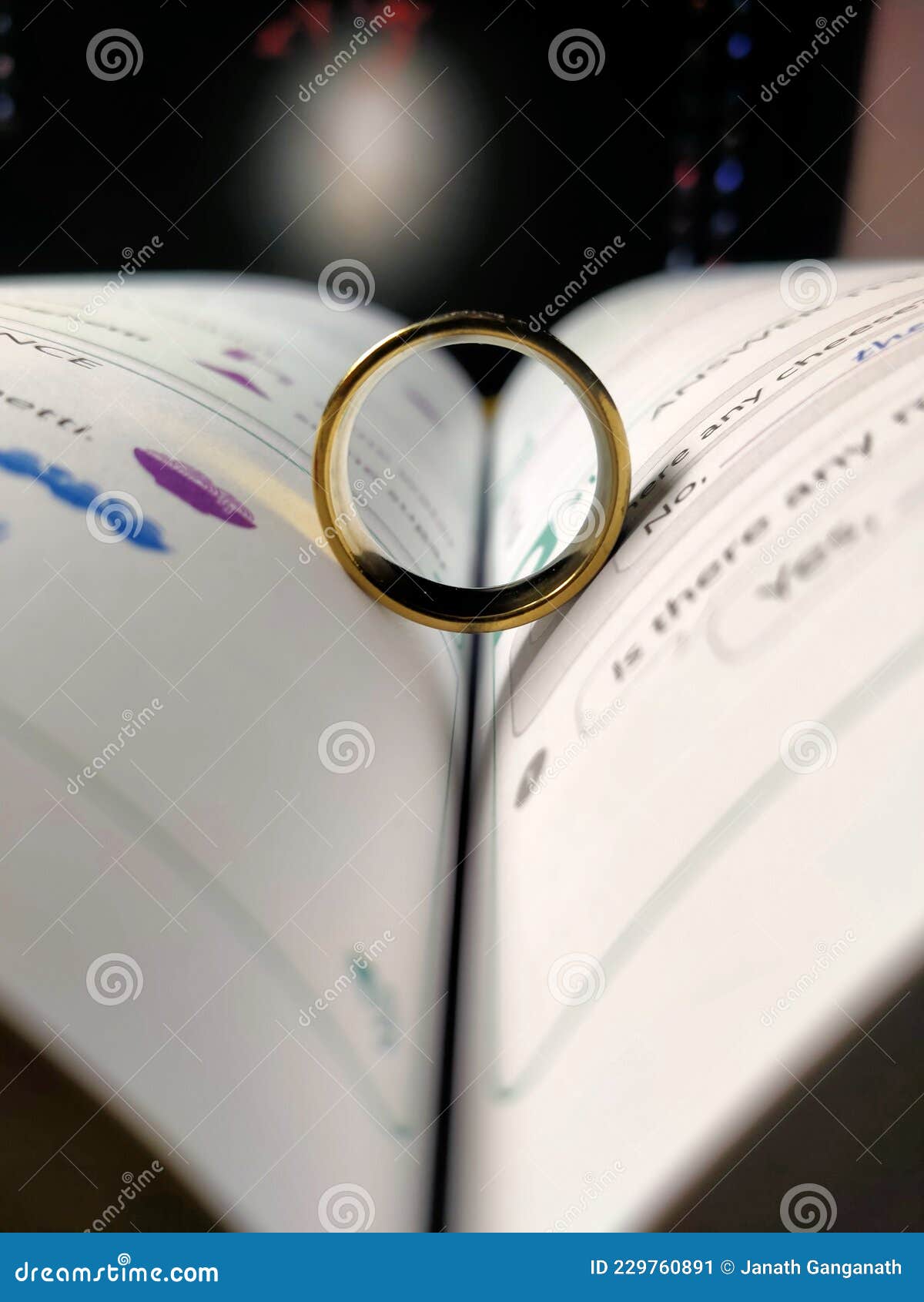 Timbre En Fondos De Pantalla De Libros Y Fotos De Stock Imagen de archivo - Imagen de texto, anillos: 229760891 Timbre En Fondos De Pantalla De Libros Y Fotos De Stock Imagen de archivo - Imagen de texto, anillos: 229760891