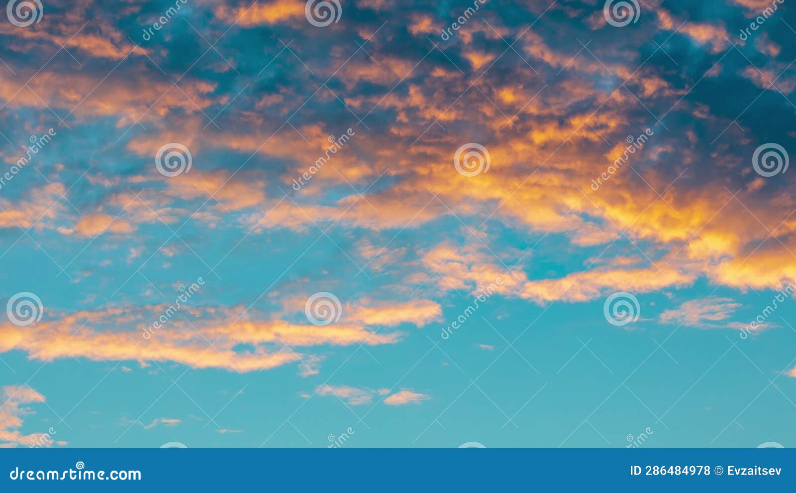 Time Lapse Sunset. Sun Goes Down Over the Clouds Stock Footage - Video