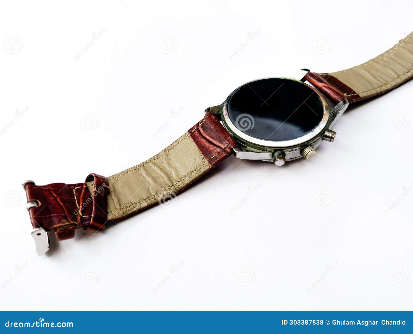 watch timepiece with leather strap band, men's wristwatch montre-bracelet, relojde pulsera, relogio pulso, gharee photo