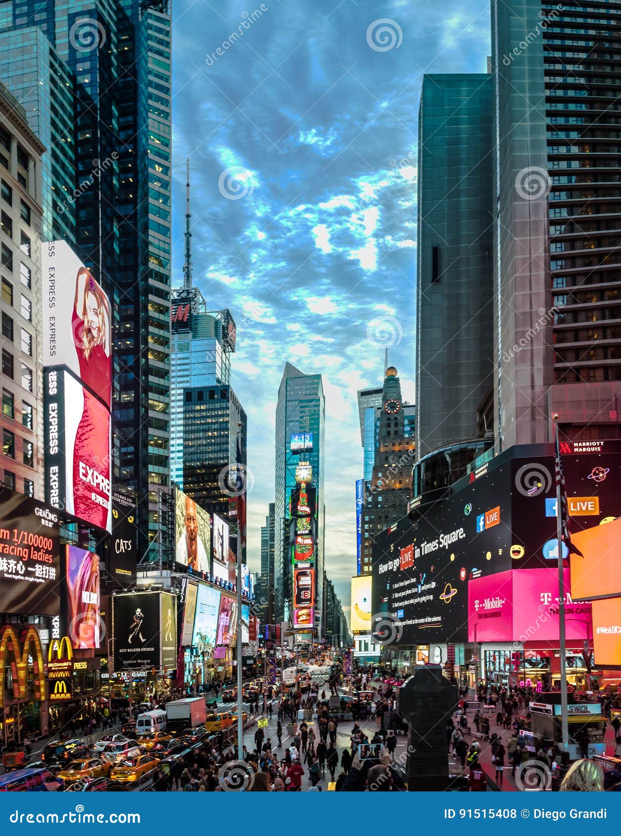 Times Square Au Coucher Du Soleil New York Etats Unis