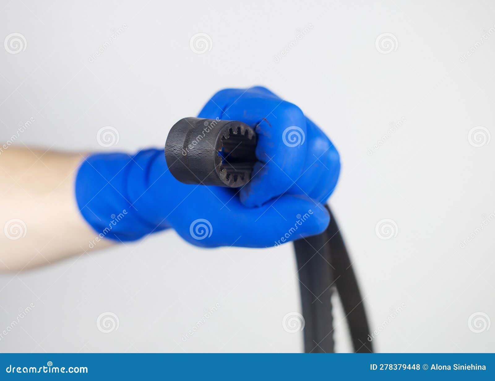 Timing Belt Cracked. Replacing a Failed Engine Transmission Belt