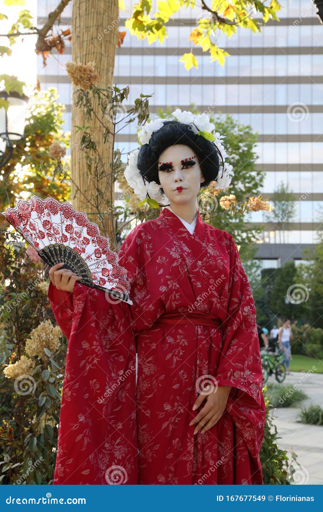 Timisoara, Romania- 09.06.2019 Living Statue a Japanese Geisha Stock Image - Image of acting, 167677549