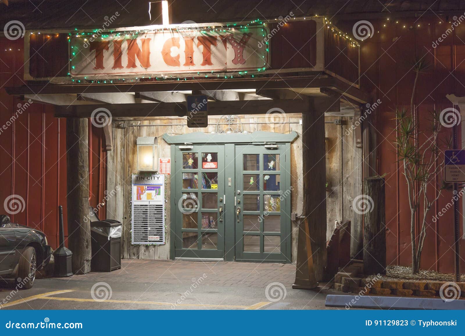 Tin City in Napels, Florida Redactionele Stock Foto Image of staten, promenade 91129823