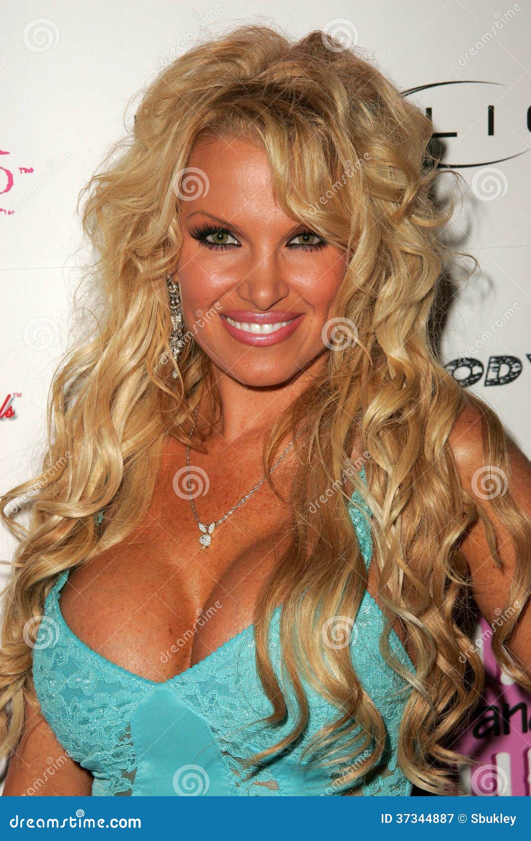 Tina Jordan fotografia editorial. Imagem de pintainhos 37344887