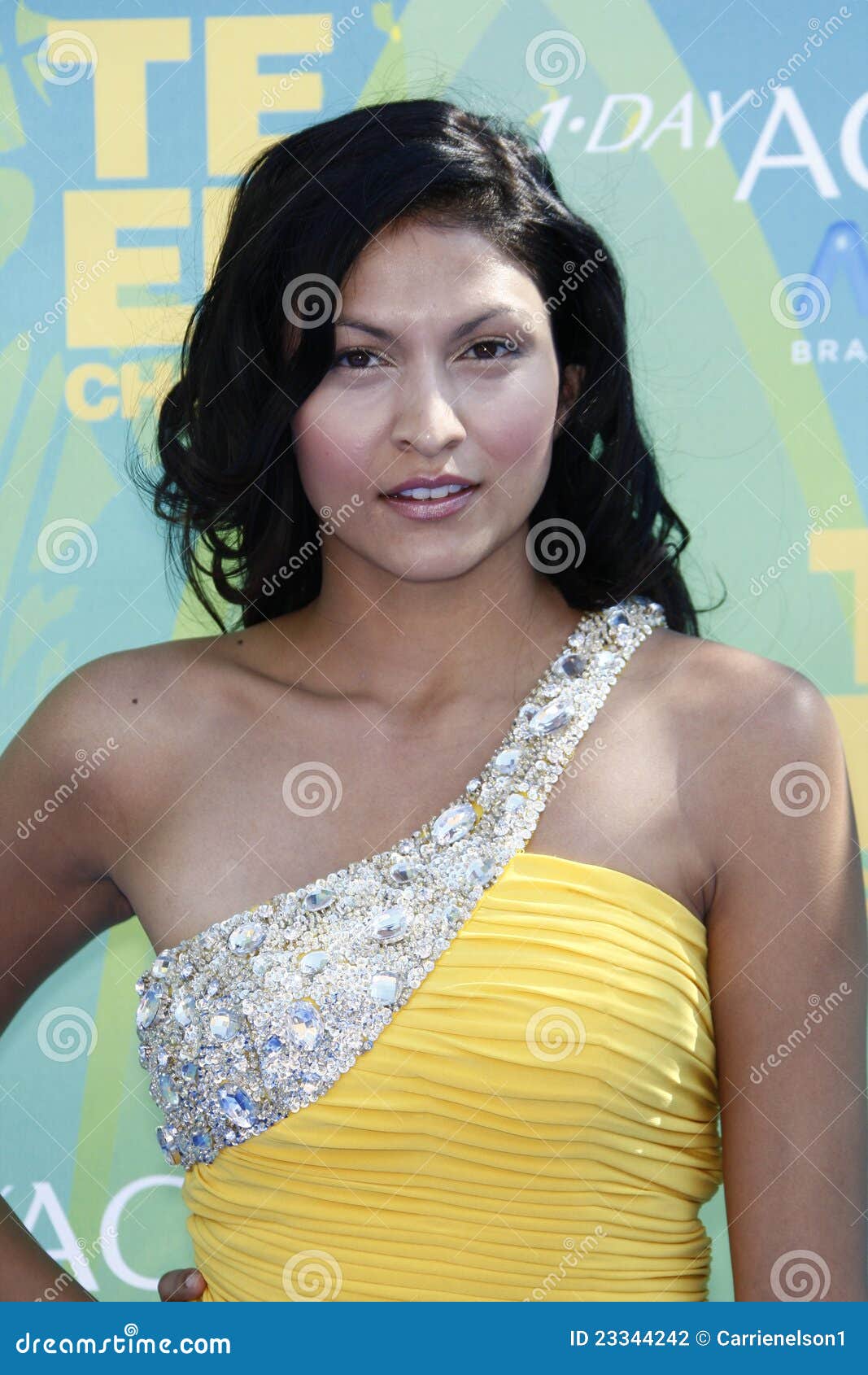 Tinsel Korey editorial photography. Image of tinsel, arriving 23344242