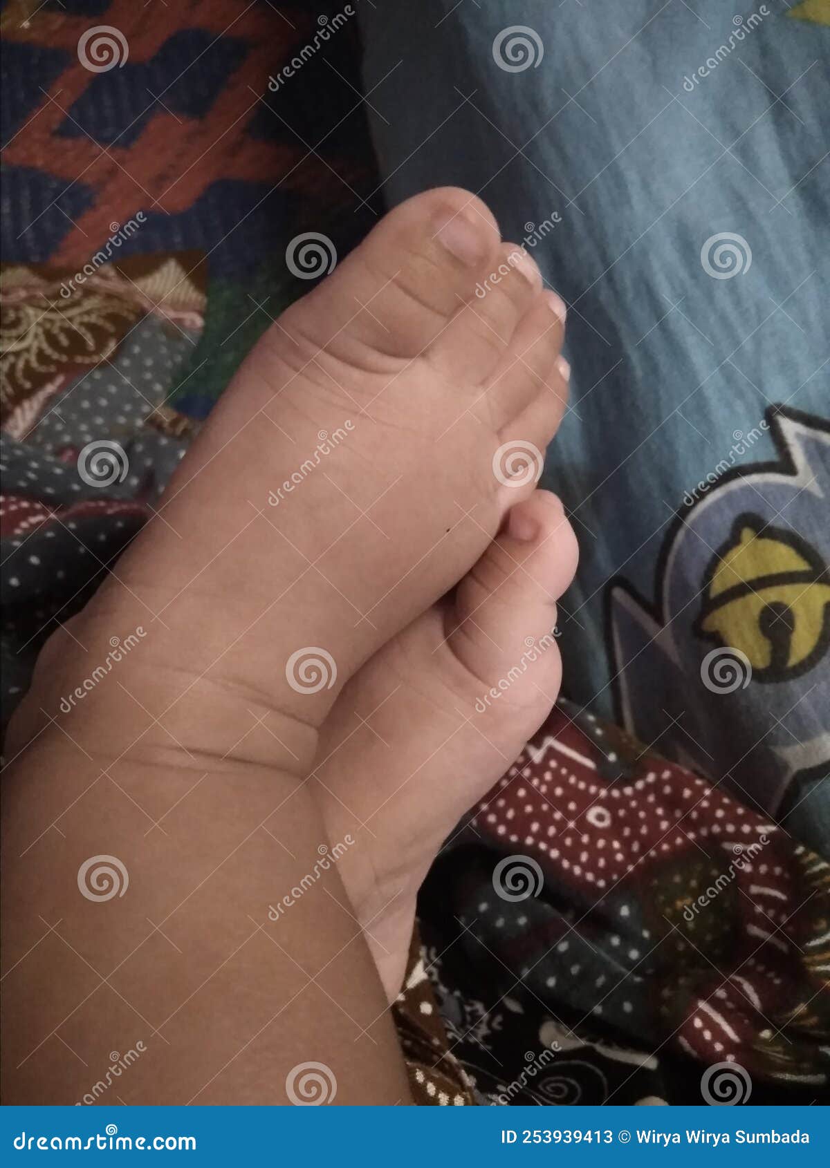 Tiny Baby Feet 30 Day Old Baby Feet Crossed Legs Stock Image Image of