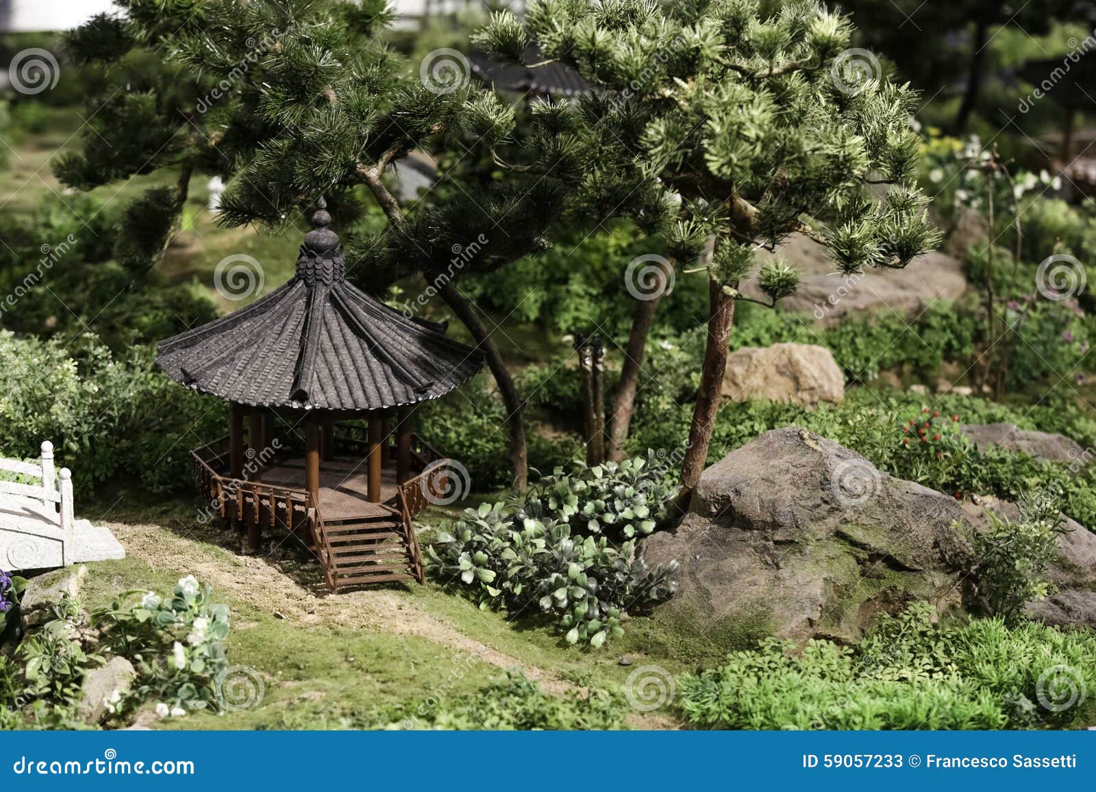 miniature house garden