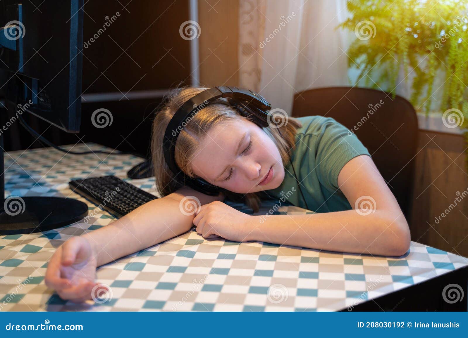 182 Sleeping Gamer Stock Photos - Free & Royalty-Free Stock Photos from  Dreamstime