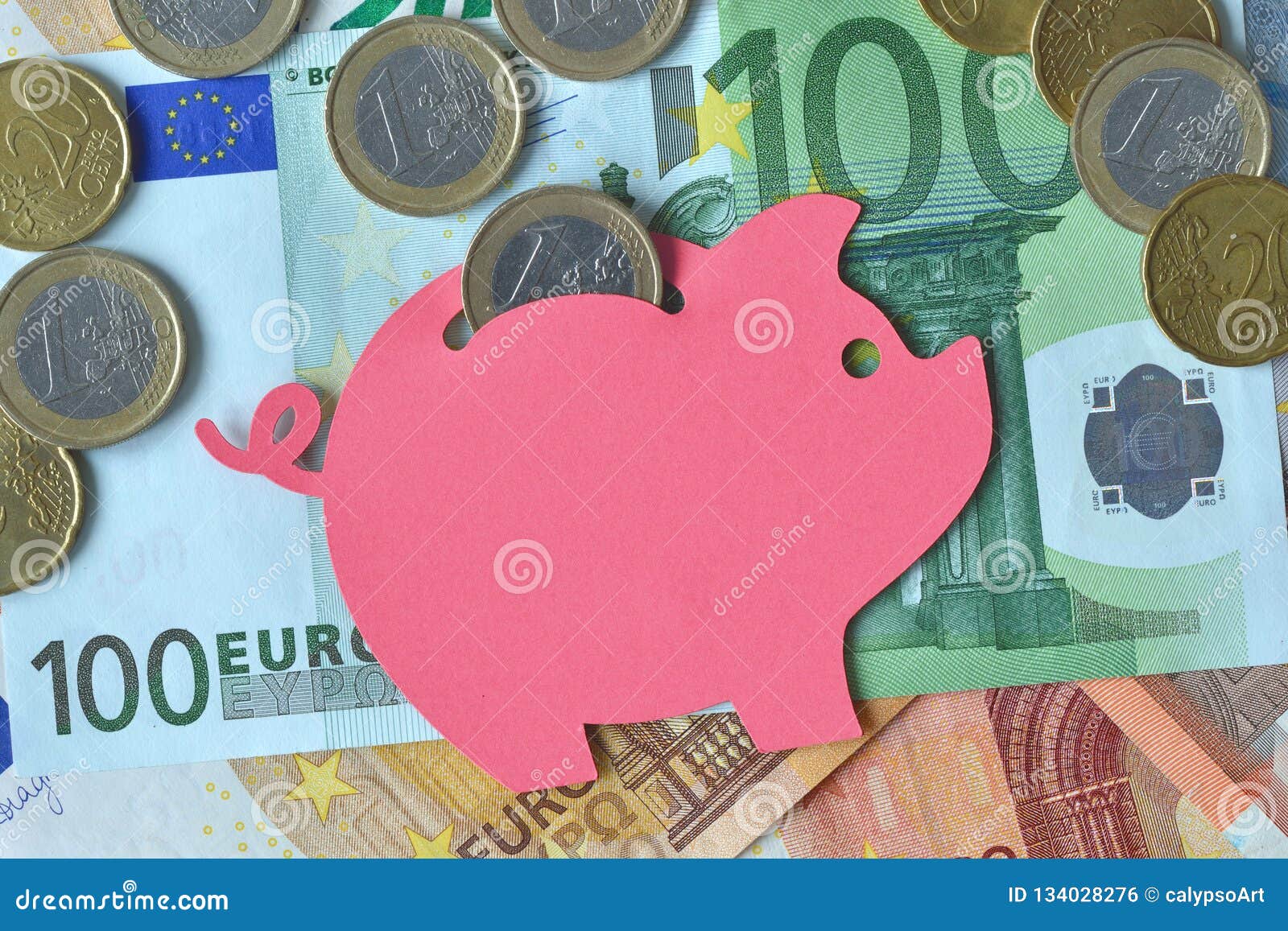 Tirelire Sur D'euro Billets De Banque Et Pièces De Monnaie - Concept  économisant D'argent Photo stock - Image du espèces, billets: 134028276