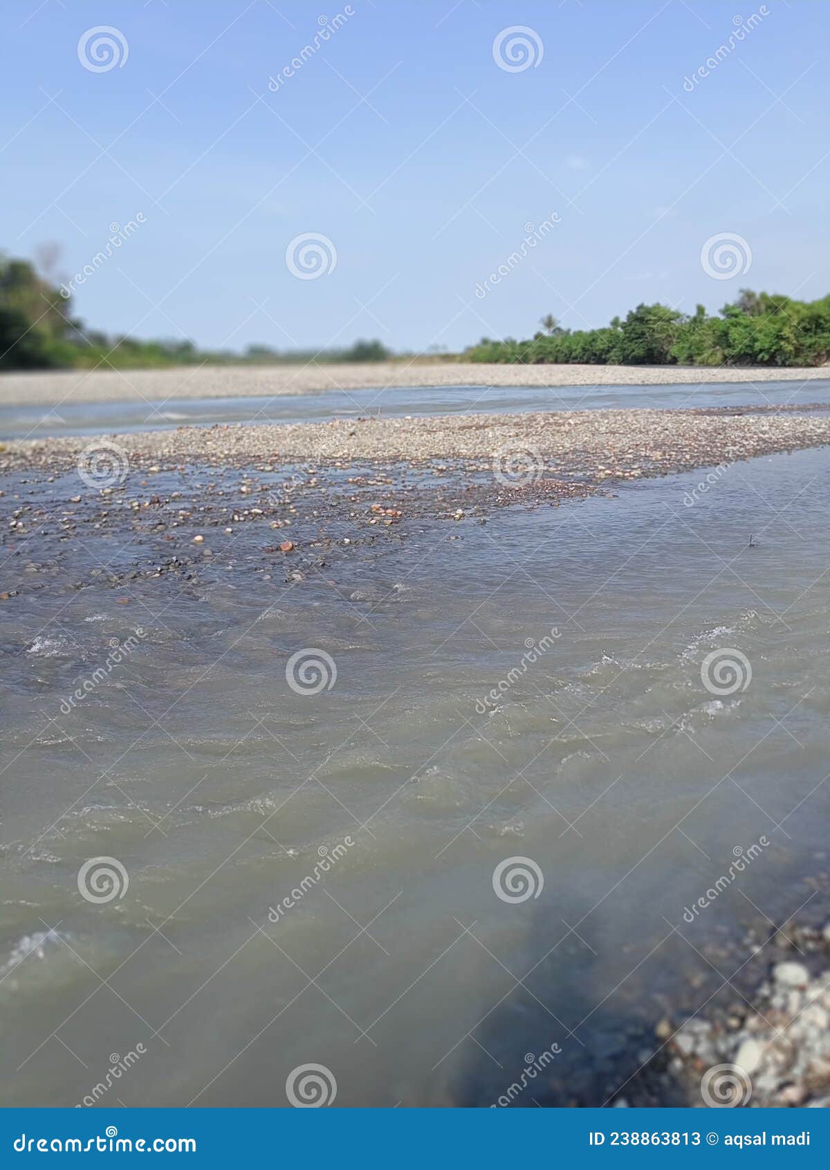 tiro river flow that starts to dry into the dry season