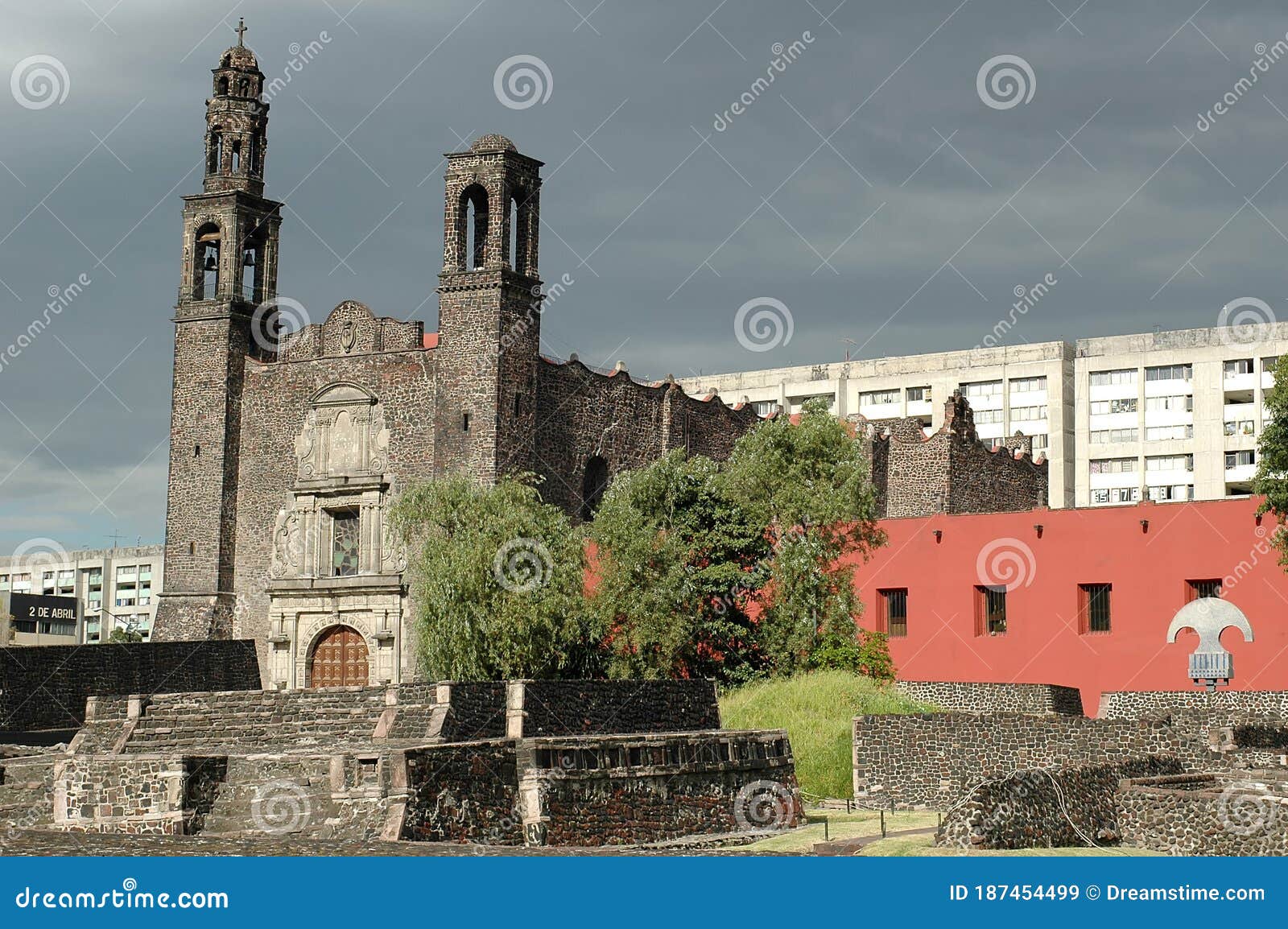 tlateloco plaza de las tres culturas mexico city