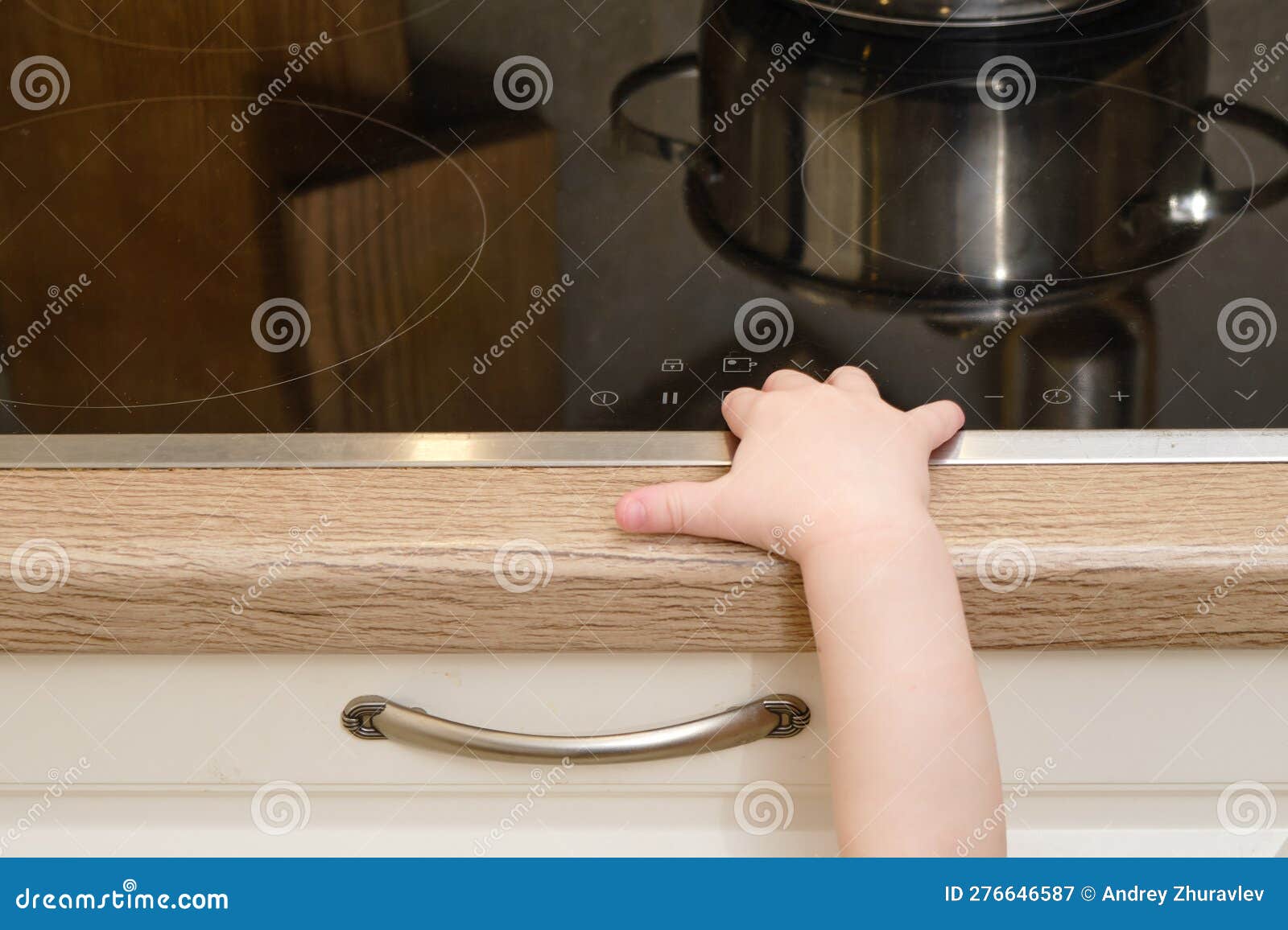 https://thumbs.dreamstime.com/z/toddler-baby-climbs-hot-electric-stove-home-kitchen-small-child-touches-surface-stove-his-hand-276646587.jpg