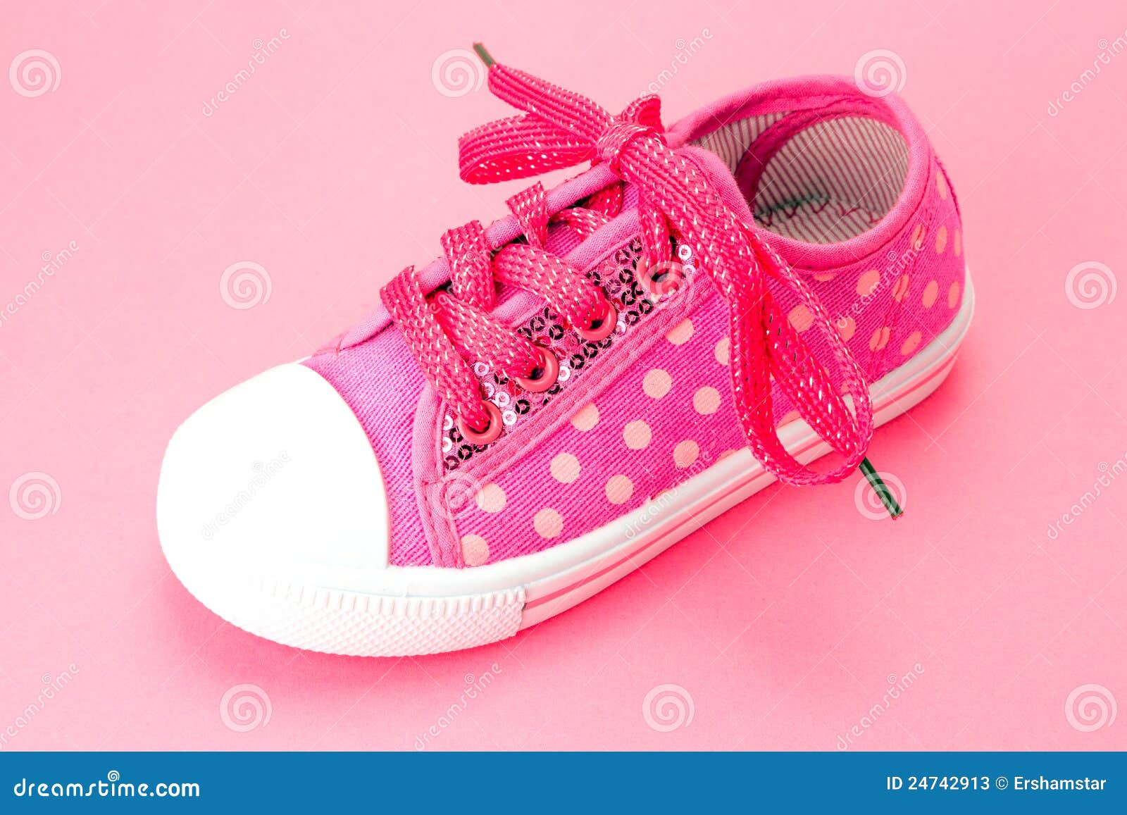 Toddlers pink baby shoes stock image. Image of child - 24742913