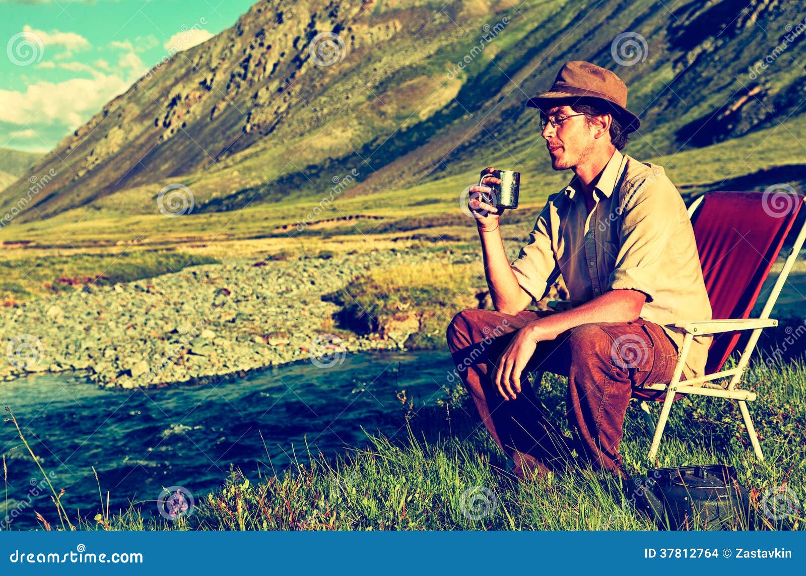 Toerist in kamp stock foto. Image of ontdekkingsreiziger 37812764