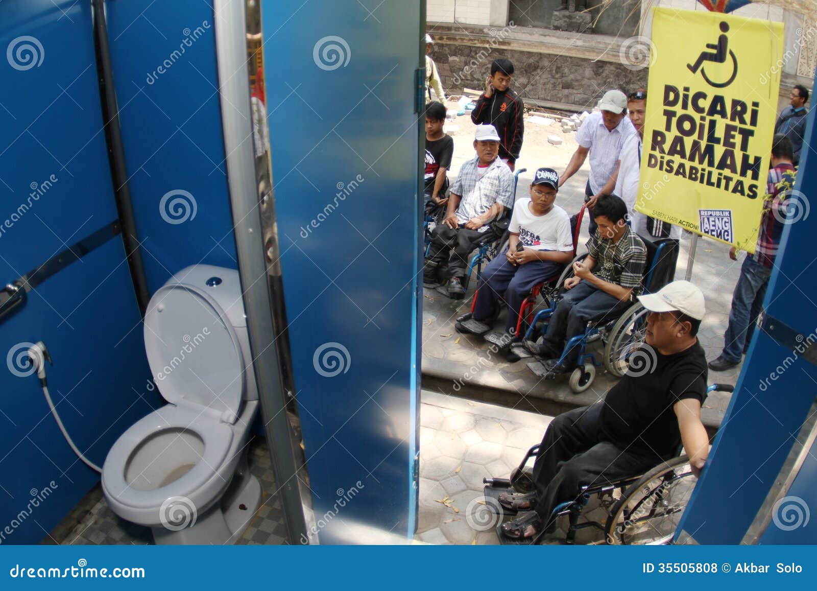 Toilet for disabled people editorial stock photo. Image of recreation 35505808