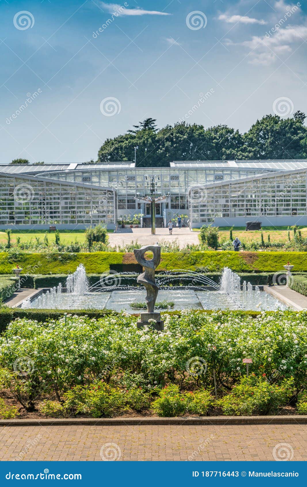 Jindai Botanical Garden 神代植物公園 Rose Garden And 大温室 Daionshitsu Kamishiro Shokubutsu Park Greenhouse Editorial Stock Photo Image Of Historic Greenhouse