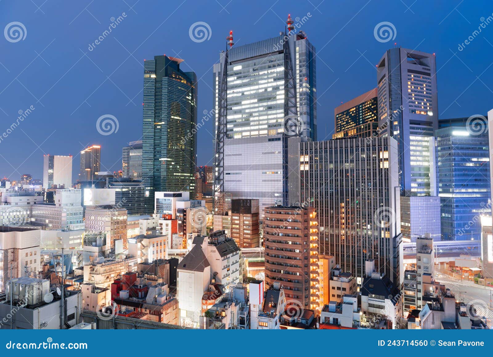 tokyo, japan cityscape in the business district of toranomon