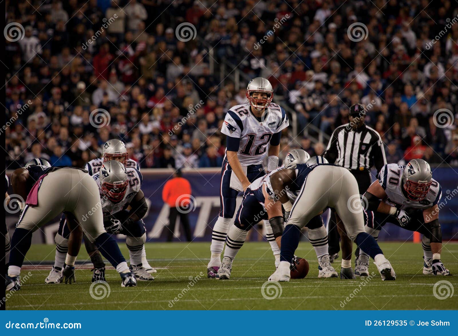 Tom Brady throwing pass editorial image. Image of playing 26129535