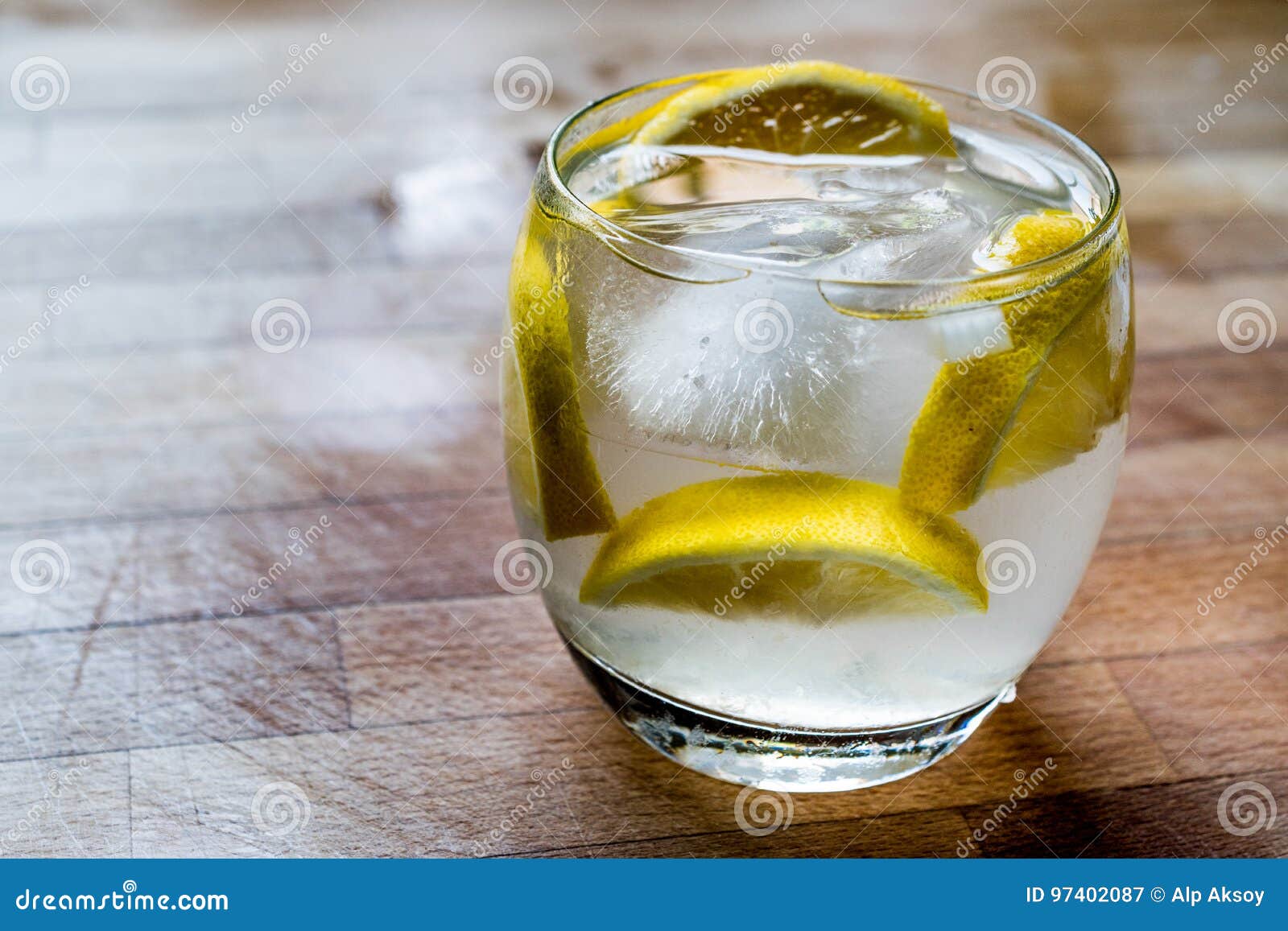Tom Collins Cocktail with Lemon and Ice. Stock Image Image of copy