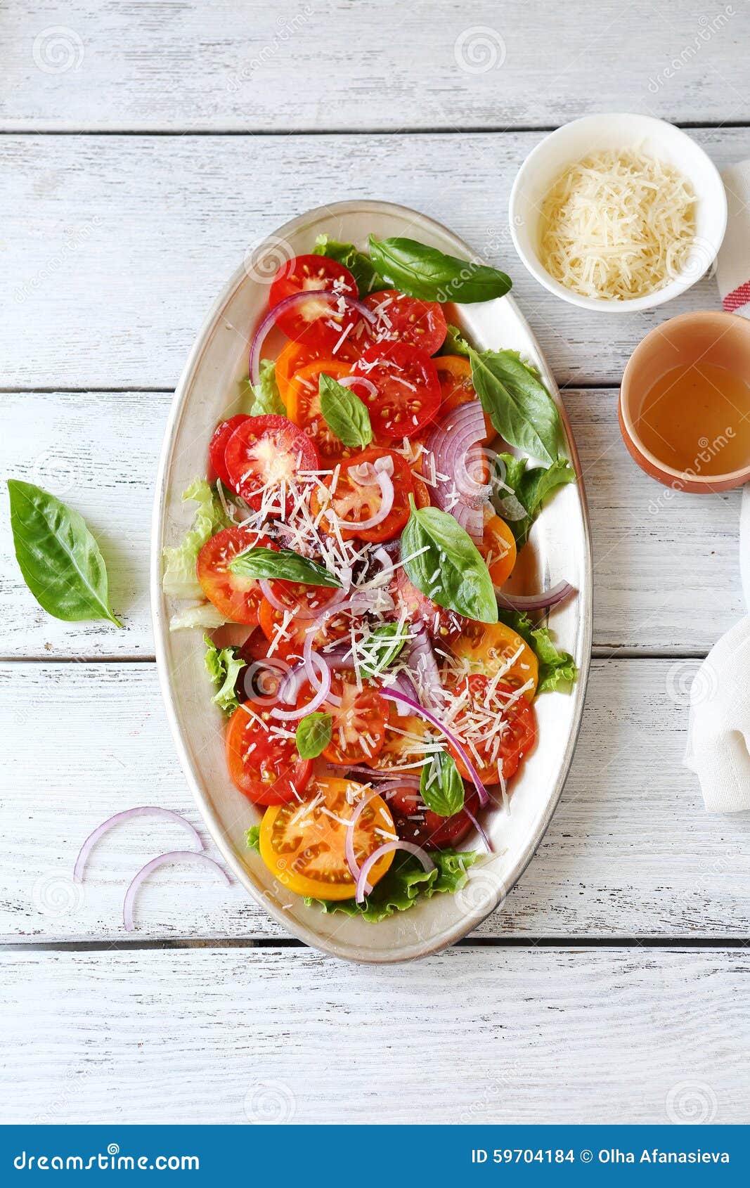 Tomatensalade met kaas stock foto. Image of keuken, erfgoed 59704184