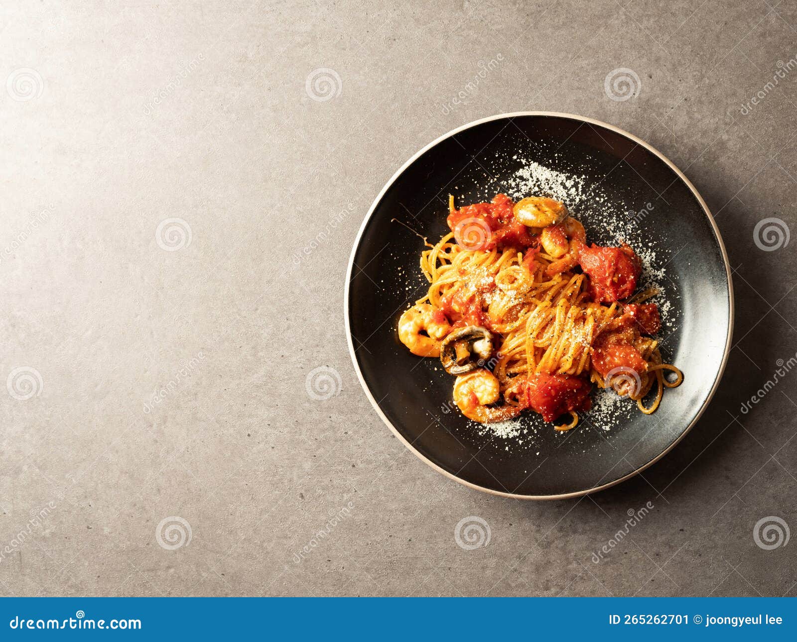 Tomato Shrimp Pasta on a Plate Stock Image - Image of lunch, vegetable