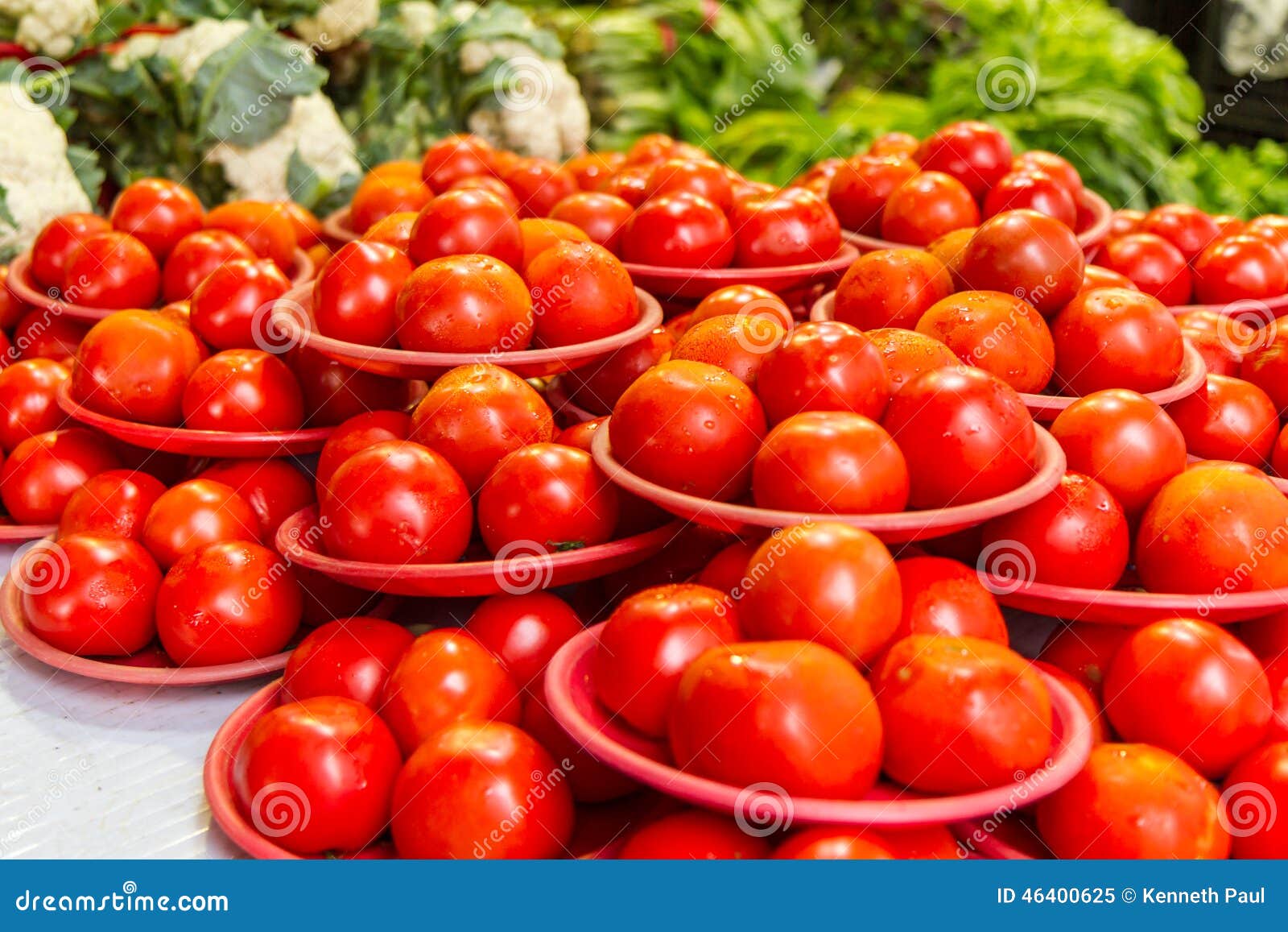 Tomatoes at a market stock image. Image of grocery, vegetables 46400625