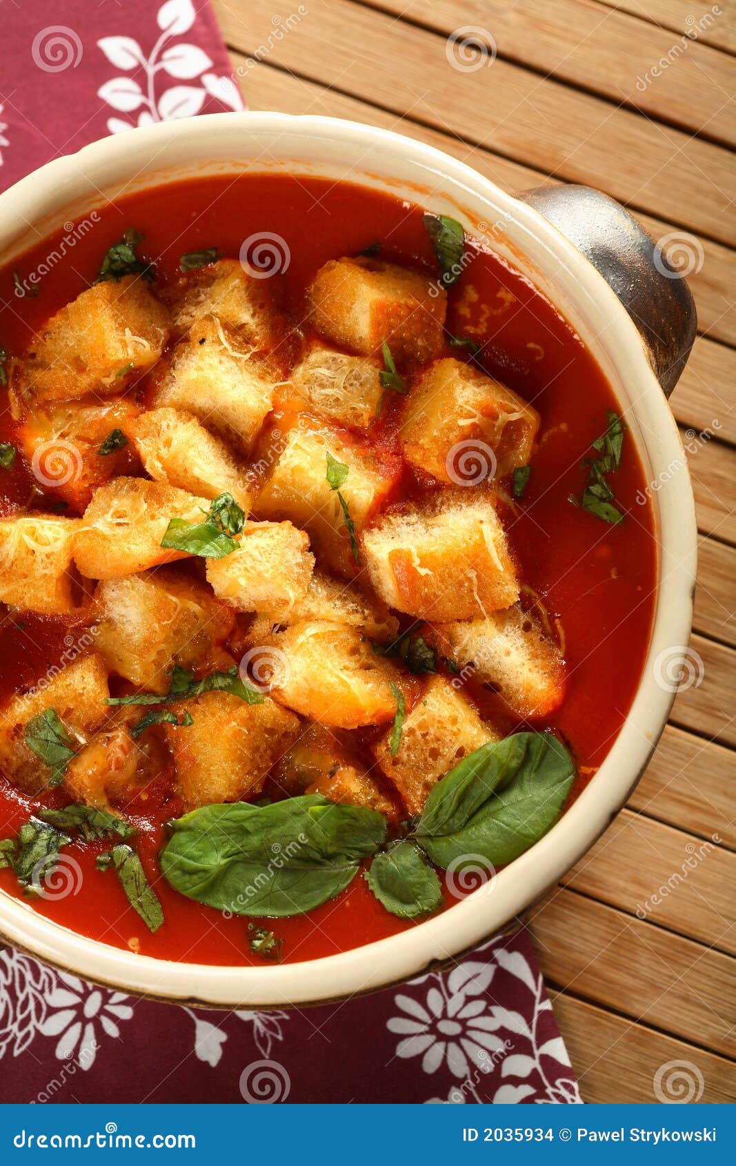 https://thumbs.dreamstime.com/z/tomatoes-soup-plate-2035934.jpg