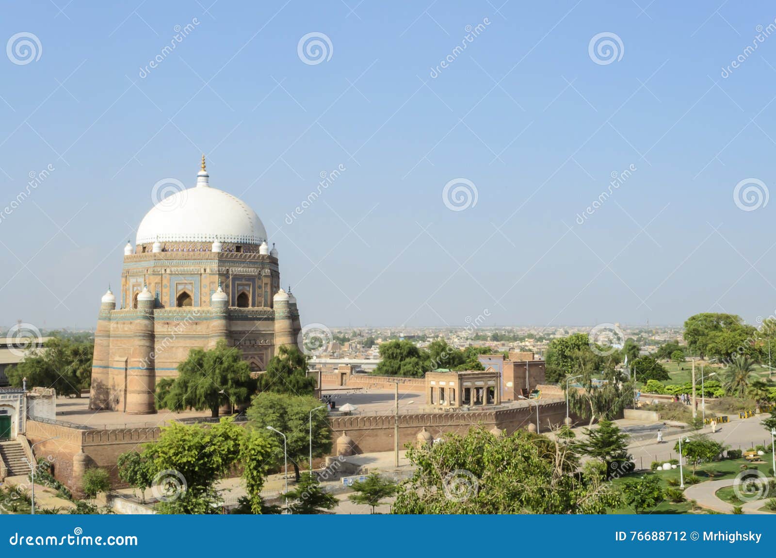 tomb of shah rukn-e-alam in multan pakistan