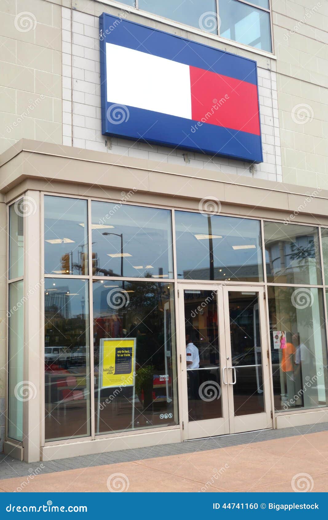 Tommy Hilfiger Store image éditorial. Image du mode, détail 44741160