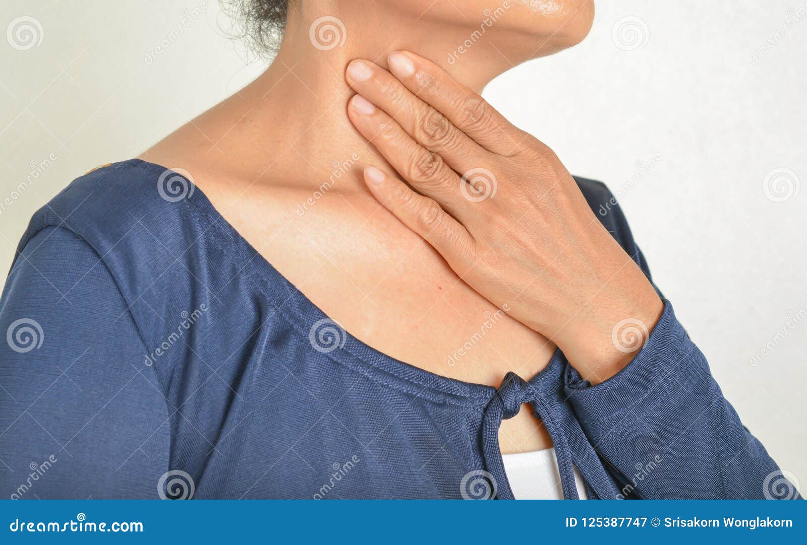tonsillitis infections in the neck,