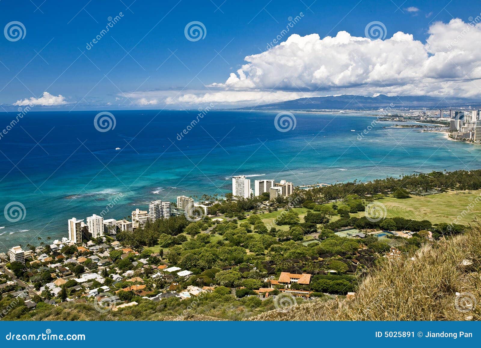 On the top of Diamond Head stock image. Image of ocean 5025891