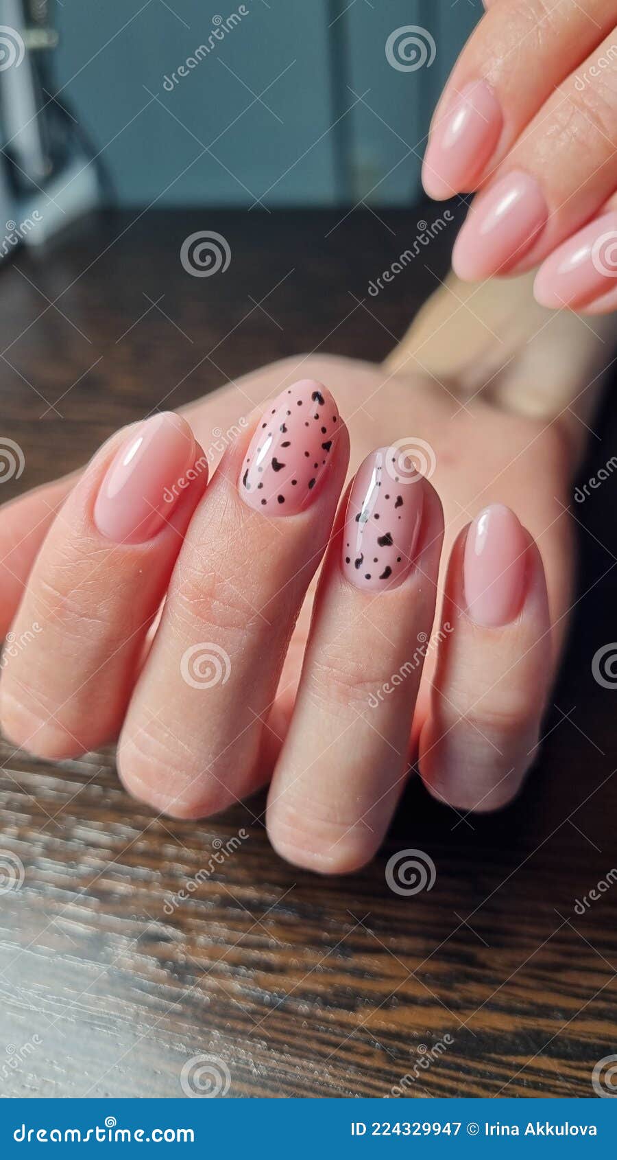 Amazon.com: Press On Nail Tips Pink Color Soild Color Glitter Top Medium  Coffin Fingernails Reusable Manicure Salons At Home Full Cover Acrylic Nails  For Daily Wear Office Lovely Cute Cool Style Nails