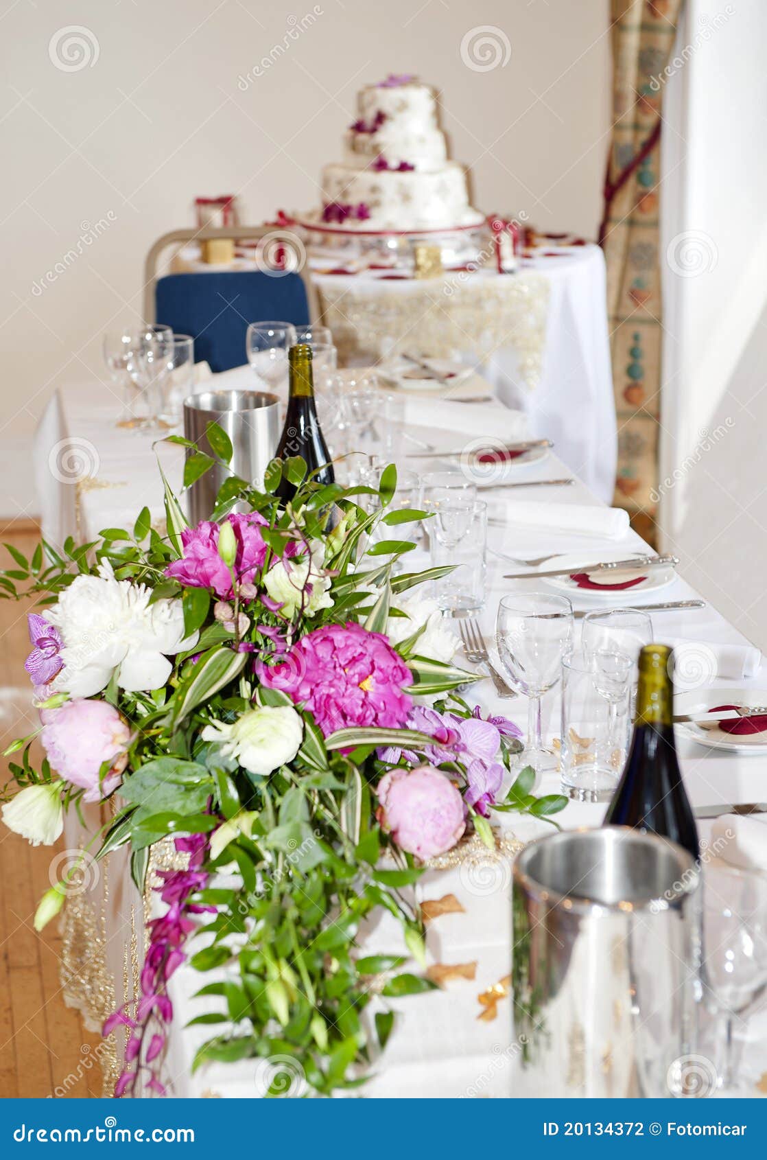 Top Table at a wedding stock photo. Image of occasion 20134372