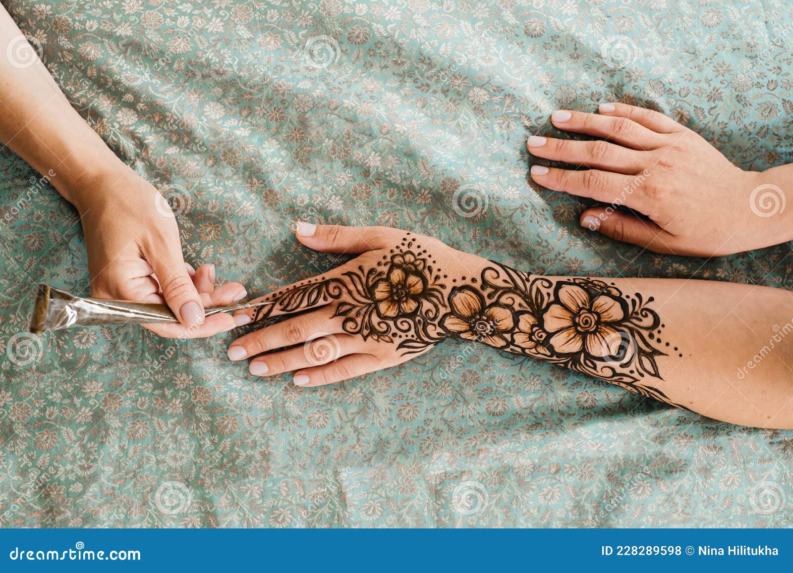 Flower wrist henna  Wrist henna Henna designs Henna
