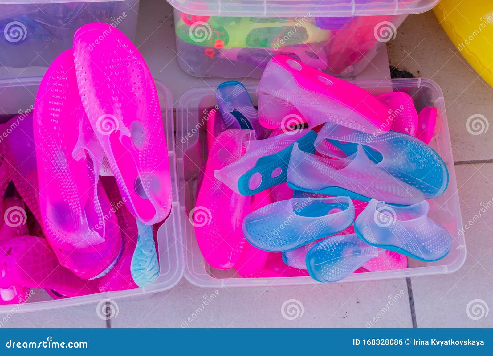 Rubber Shoes For Swimming In Th Sea 