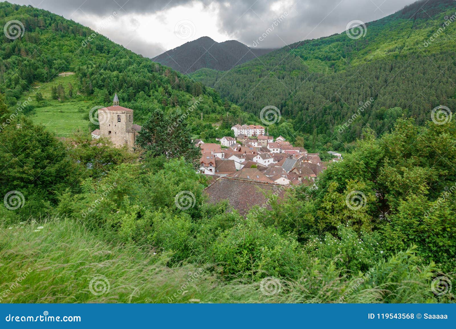 isaba village in navarre