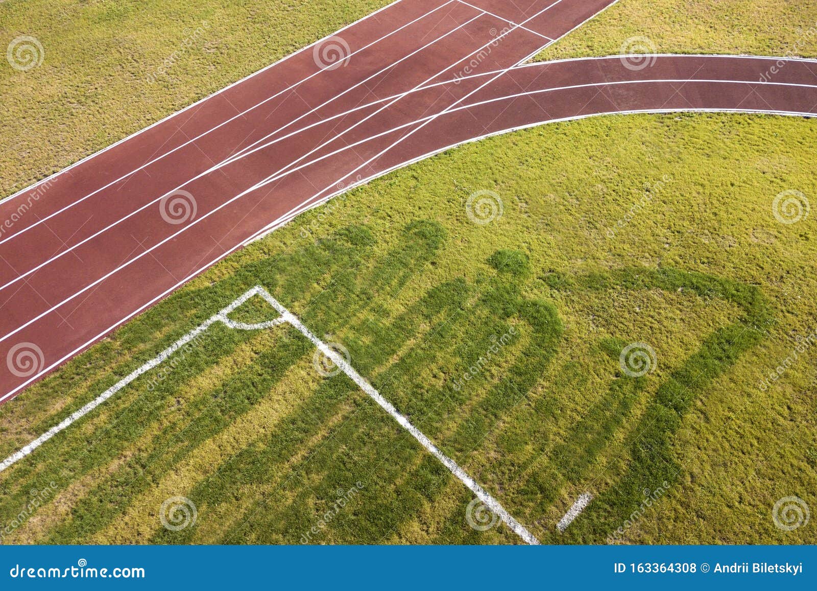 Field start. Беговой трек вид сверху. Беговая тропинка сверху. Беговая дорожка текстура вид сверху. Red Running Race track.