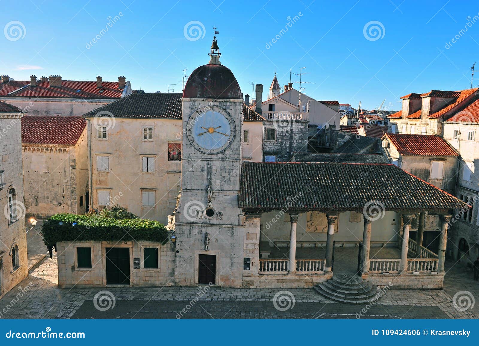 top view of townsquare of trogir