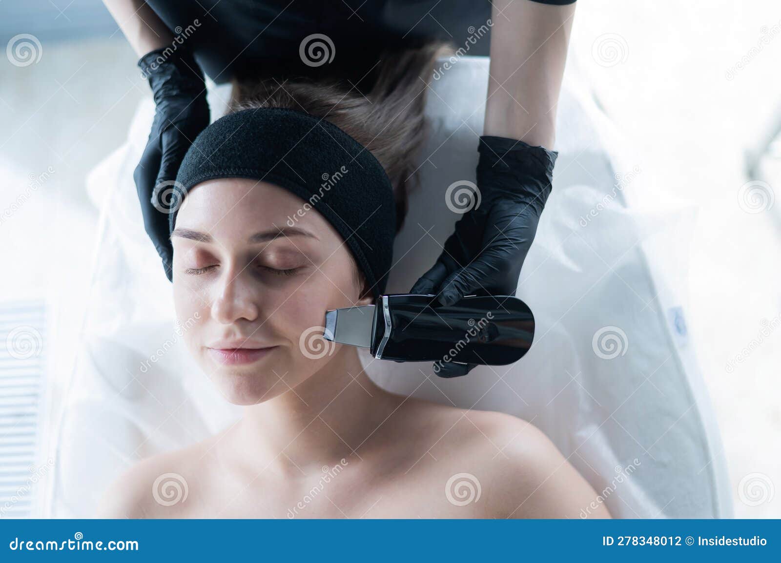 Top View Of A Woman On An Ultrasonic Cleaning Procedure Hardware