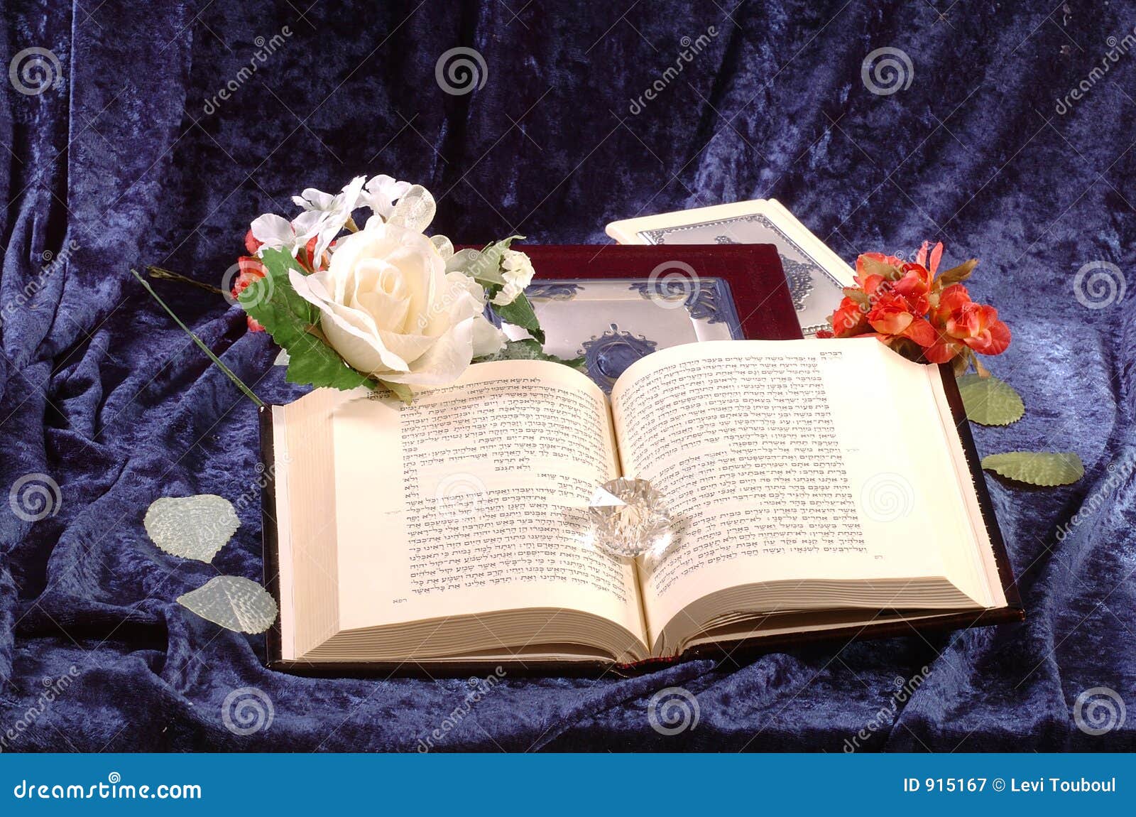 Torah stock image. Image of shavuos, bible, diamant, flower 915167