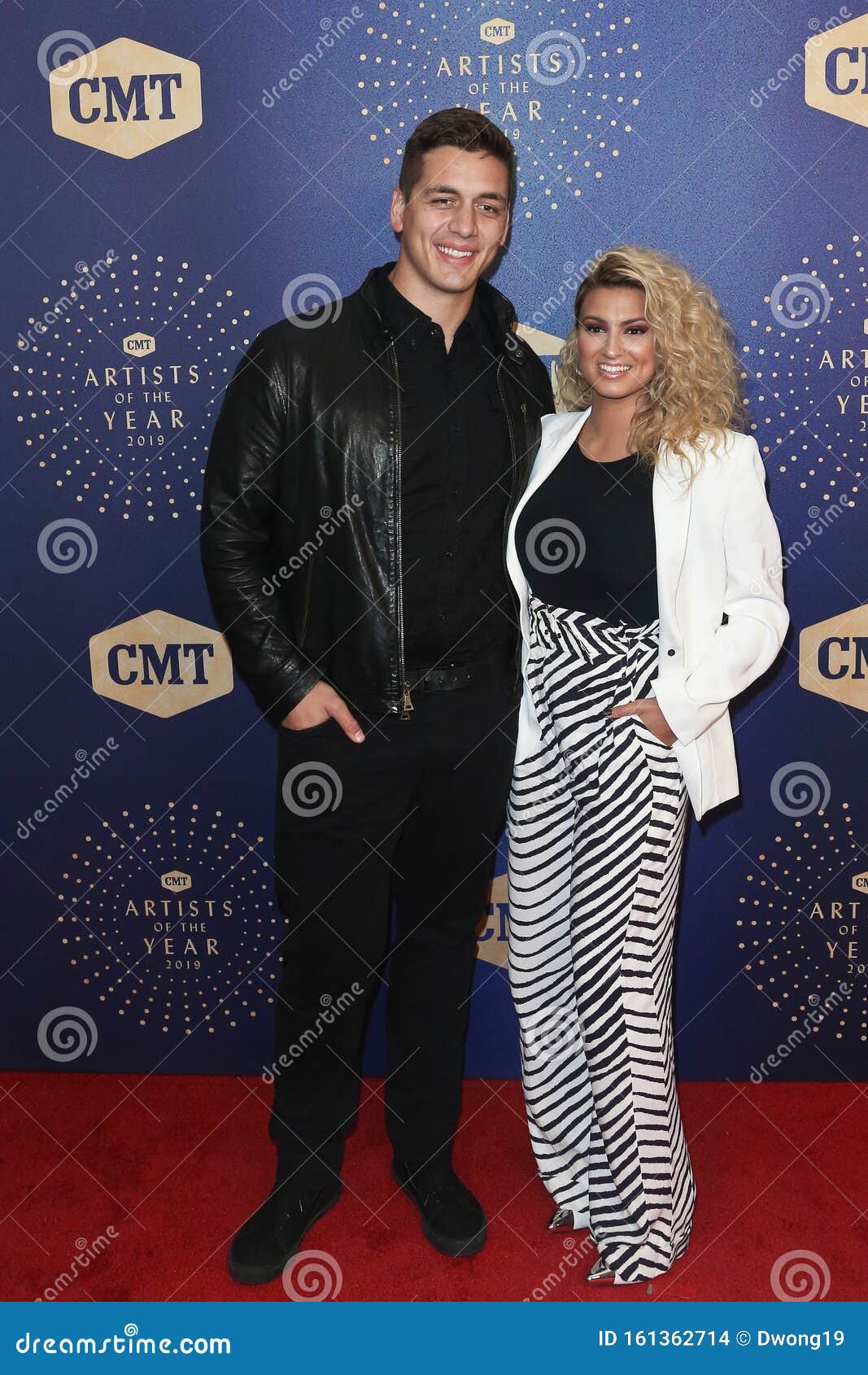 Tori Kelly, Andre Murillo editorial stock image. Image of tori 161362714